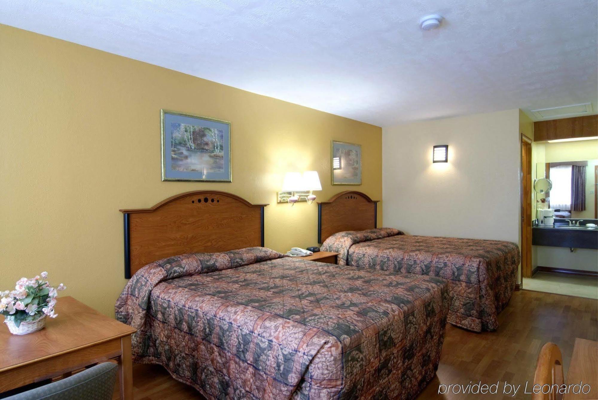 Americas Best Value Inn Harlingen Habitación foto