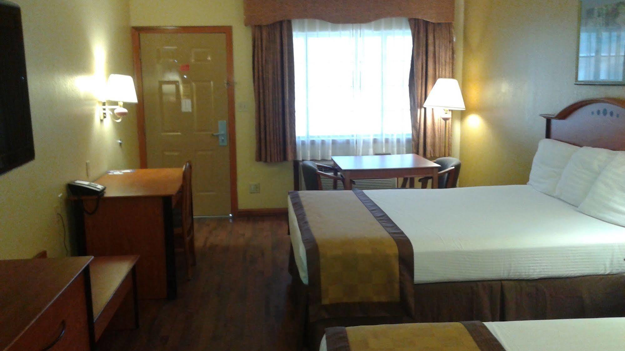 Americas Best Value Inn Harlingen Exterior foto