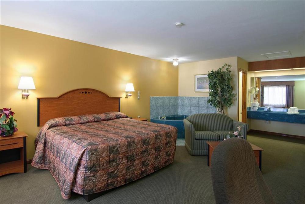 Americas Best Value Inn Harlingen Habitación foto